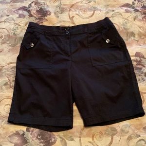 Karen Scott black shorts
